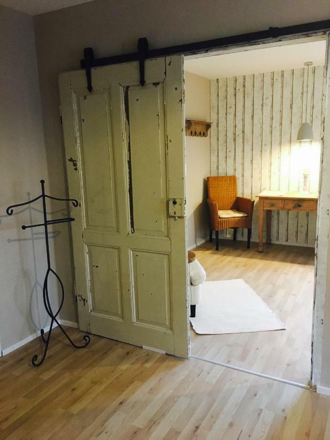 Gaestehaus Sellemols Ferienwohnung Kuefer Heuchelheim-Klingen Exteriör bild